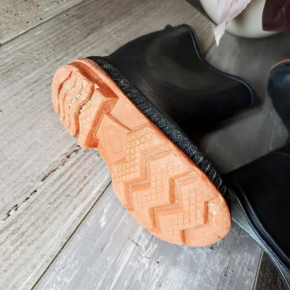 Kids Galoshes Rubber Waterproof Rain Chore Boots Size 6 Little Kid EUC - Picture 15 of 16